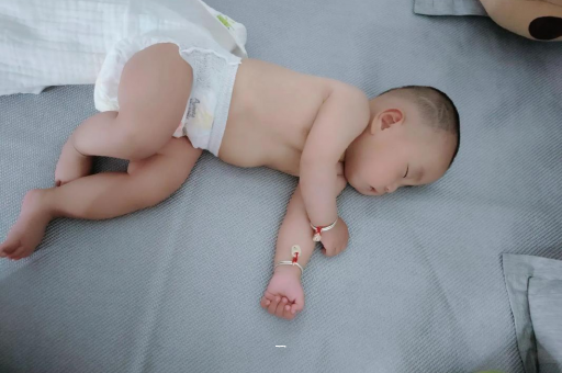 云南宝宝老打喷嚏怎么办